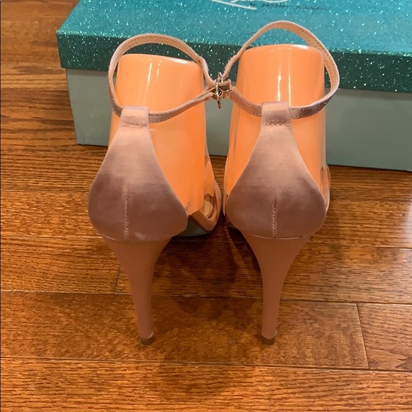 Betsy Johnson Pink Satin Sandals size 7.5 - Picture 4 of 7